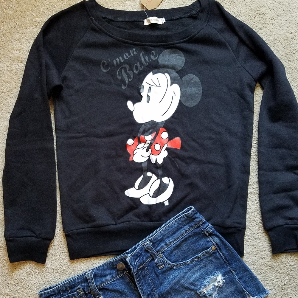Minnie Mouse sweater🖤